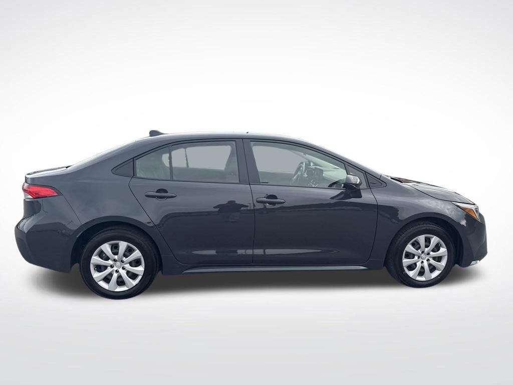 Used 2026 Toyota Corolla LE FWD image 6