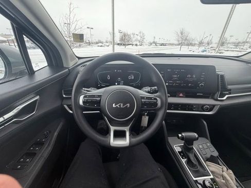 Used 2023 Kia Sportage LX image 12