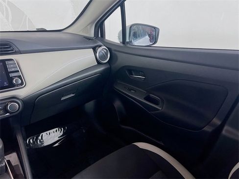 Used 2021 Nissan Versa SV image 20