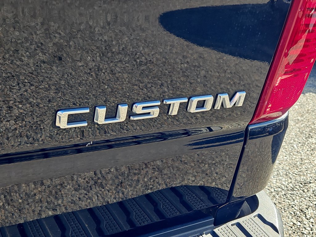Used 2022 Chevrolet Silverado 1500 Custom AWD/4WD image 12