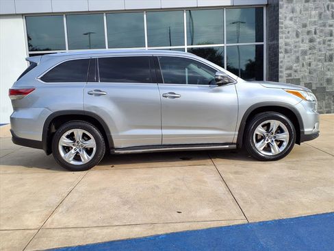 Used 2016 Toyota Highlander Limited image 26