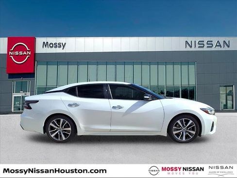 Certified 2020 Nissan Maxima 3.5 SL w/ Floor Mat Group image 8