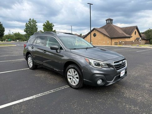 Used 2019 Subaru Outback 2.5i Premium AWD/4WD image 3