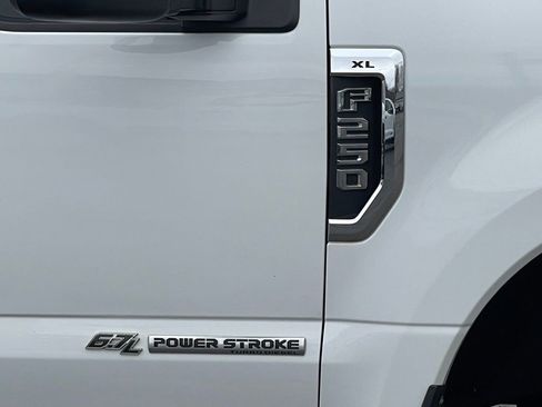 Used 2017 Ford F250 XL w/ Power Equipment Group image 9