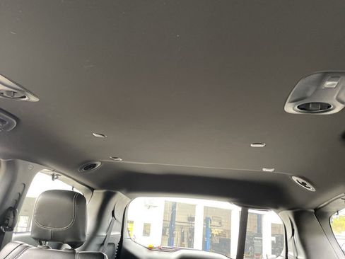 Used 2020 Chrysler Pacifica Touring-L w/ Advanced Safetytec Group image 13