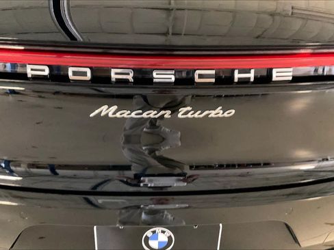 Used 2020 Porsche Macan Turbo AWD/4WD image 30