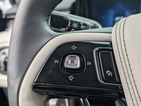 New 2026 Lincoln Aviator AWD image 25