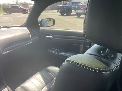 Used 2014 Chrysler 300 S w/ Luxury Group image 22