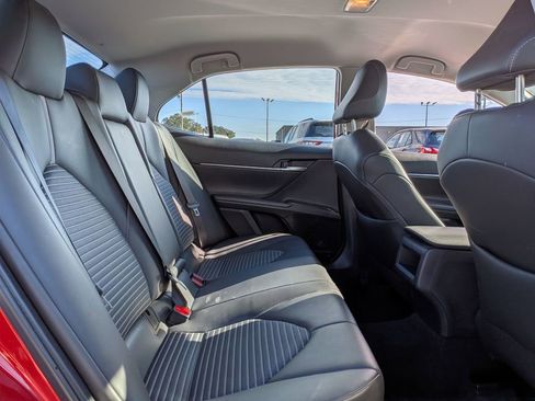 Used 2024 Toyota Camry SE image 30