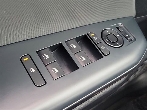 Used 2025 Kia K4 LXS image 14