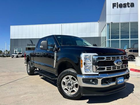 Used 2025 Ford F250 XLT image 1