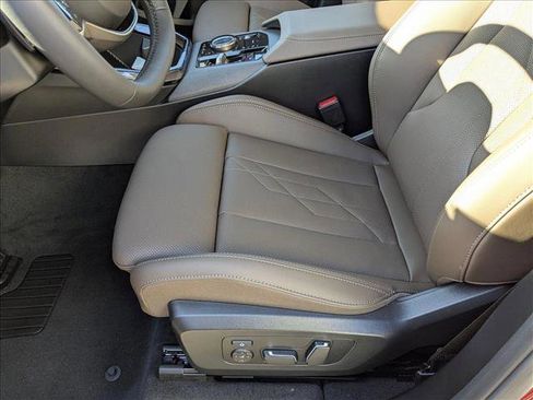 Used 2025 BMW X3 xDrive30i w/ Premium Package image 4