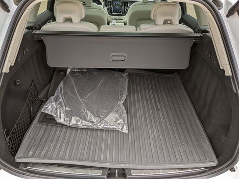 Used 2022 Volvo XC60 B5 Inscription w/ Advanced Package image 26