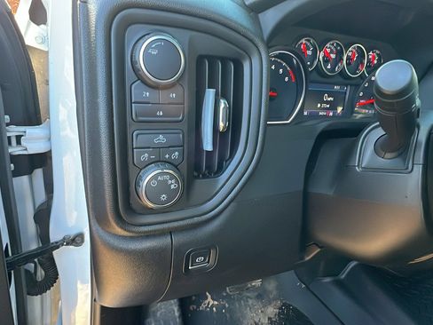 Used 2022 Chevrolet Silverado 2500 Custom w/ Gooseneck/5TH Wheel Package image 26