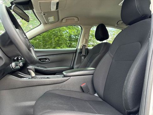 Certified 2025 Nissan Sentra S FWD image 5