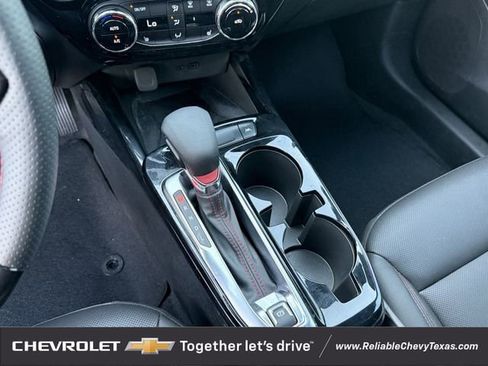 Certified 2024 Chevrolet Trax RS w/ Sunroof Package image 17