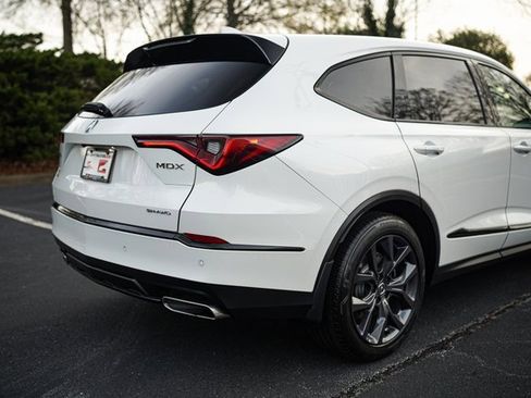 Used 2023 Acura MDX A-Spec image 9