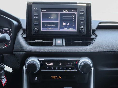 Used 2019 Toyota RAV4 LE image 13