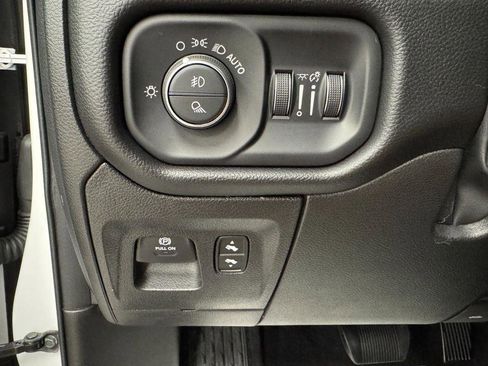 Used 2025 RAM 1500 Laramie image 10