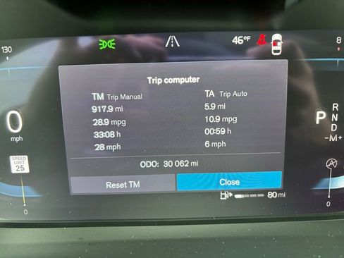 Certified 2023 Volvo XC40 B5 Plus w/ Driver Assist Package AWD/4WD image 8