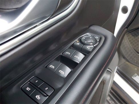 Used 2022 Chevrolet Suburban RST w/ Luxury Package image 74