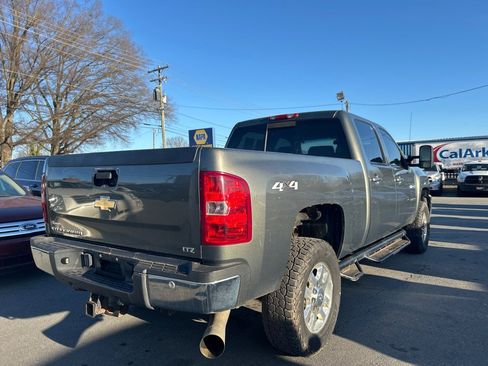 Used 2011 Chevrolet Silverado 2500 LTZ w/ LTZ Plus Package image 5