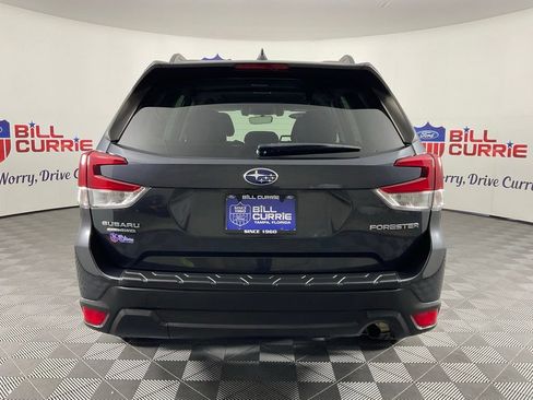 Used 2019 Subaru Forester Premium AWD/4WD image 4