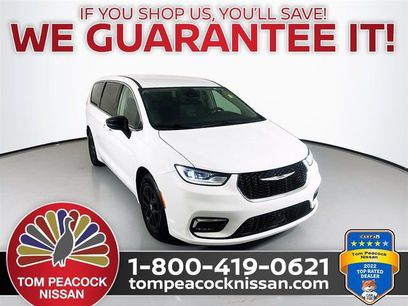 Used 2024 Chrysler Pacifica Touring-L