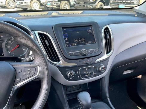 Used 2023 Chevrolet Equinox LS AWD/4WD image 17