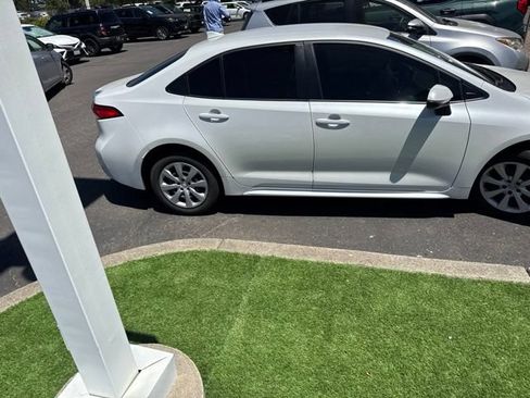 Used 2025 Toyota Corolla LE w/ Convenience Package FWD image 29