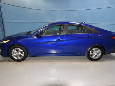 Used 2021 Hyundai Elantra SE FWD image 25