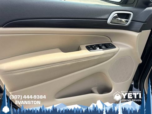 Used 2022 Jeep Grand Cherokee Laredo E image 22