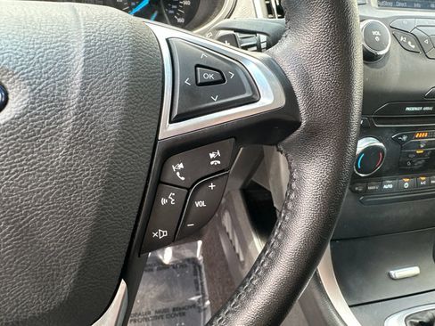 Used 2018 Ford Edge SEL AWD/4WD image 19