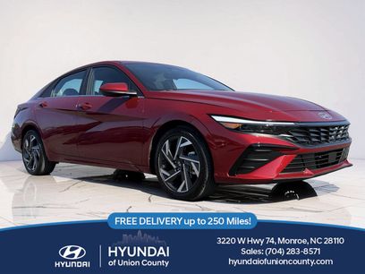 Used 2024 Hyundai Elantra SEL w/ Convenience Package