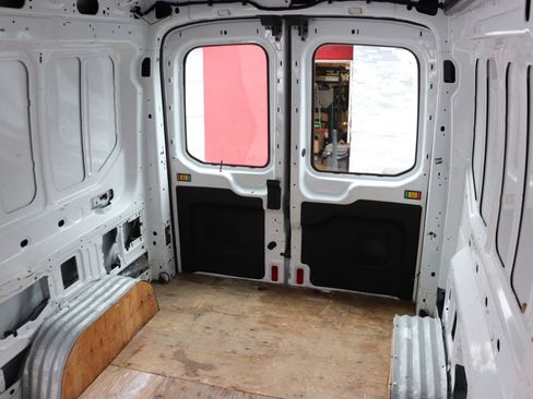 Used 2020 Ford Transit 250 Medium Roof w/ Exterior Upgrade Package RWD image 18
