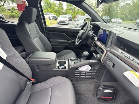 New 2025 Toyota Tacoma SR5 AWD/4WD image 31