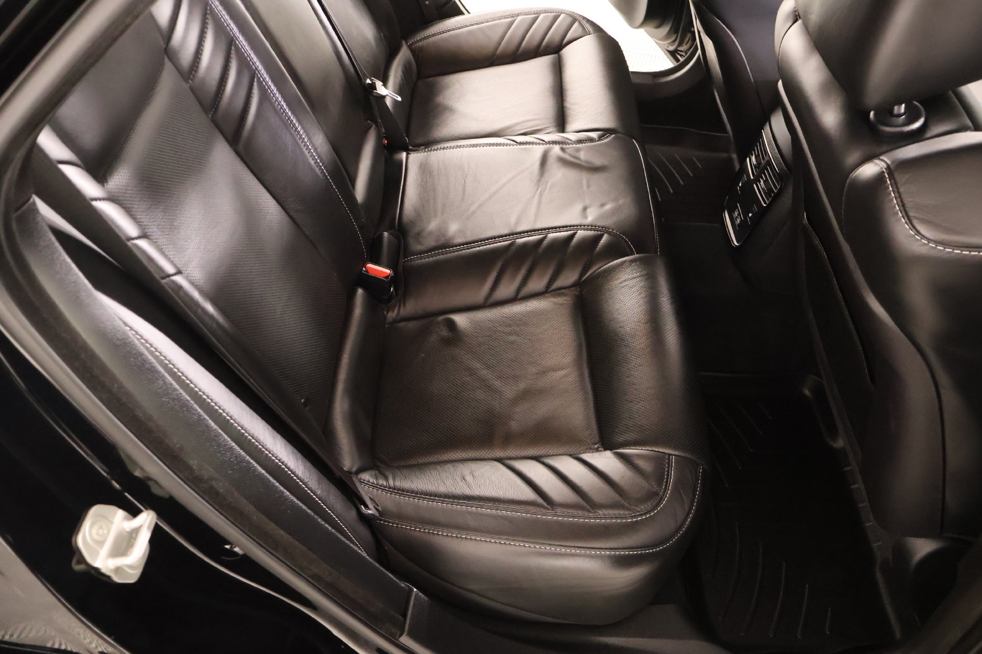 Used 2023 Chrysler 300 C RWD image 14