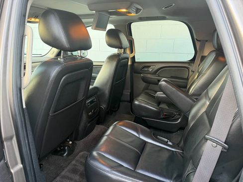 Used 2011 Chevrolet Tahoe LT image 17