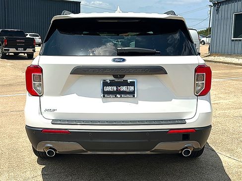 Used 2022 Ford Explorer XLT w/ Equipment Group 202A RWD image 7