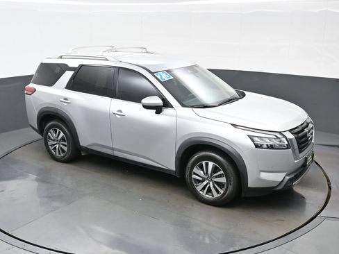 Used 2023 Nissan Pathfinder SL AWD/4WD image 44