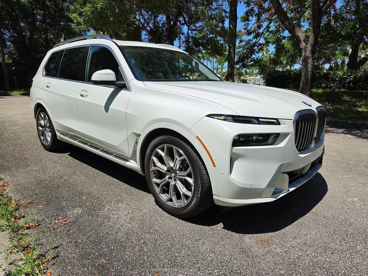 Used 2026 BMW X7 xDrive40i AWD/4WD image 2