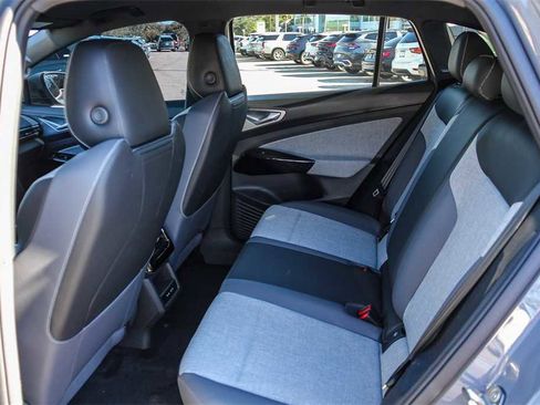 Used 2024 Volkswagen ID.4 Pro image 15