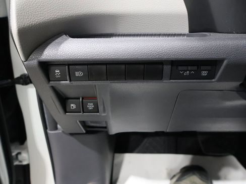 Certified 2024 Toyota Sienna LE image 29