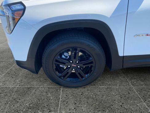 Used 2024 GMC Terrain AT4 AWD/4WD image 14