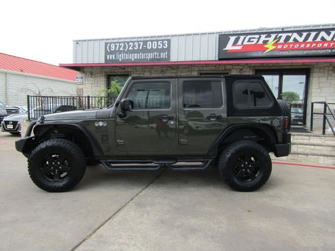 Used 2016 Jeep Wrangler Unlimited Sport image 2