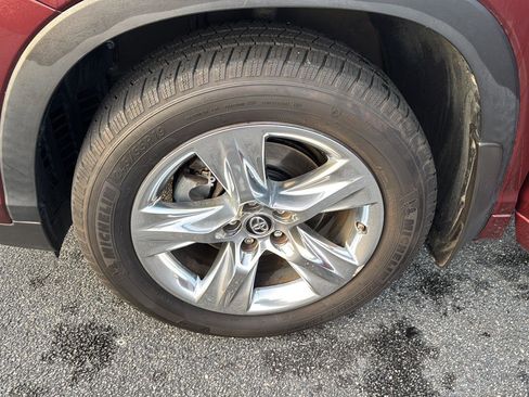 Used 2018 Toyota Highlander Limited image 34