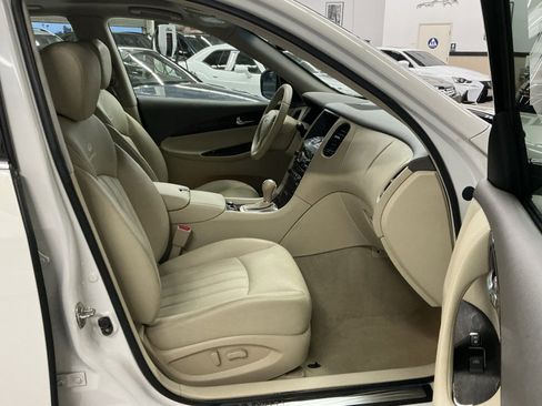 Used 2010 INFINITI EX35 Journey image 12