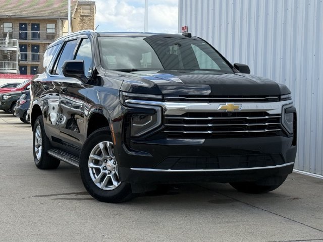 Used 2025 Chevrolet Tahoe LT RWD image 2