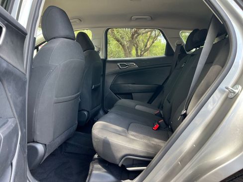 Used 2025 Kia Sportage LX FWD image 23