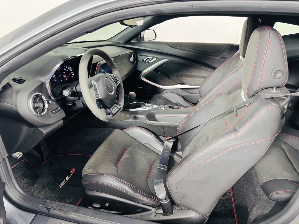 Used 2019 Chevrolet Camaro ZL1 w/ LPO, ZL1 Protection Package RWD image 6